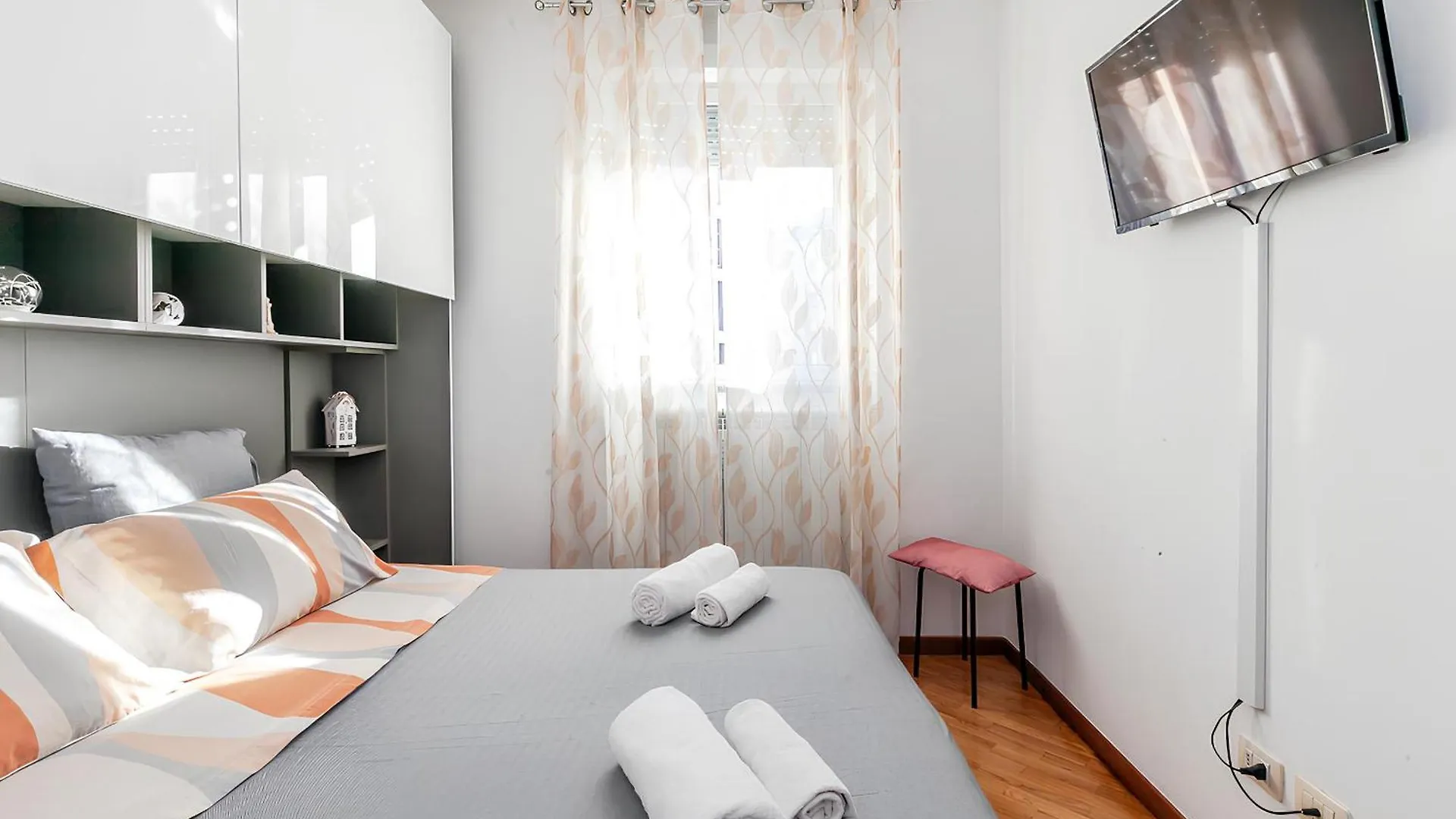 Suite Isola-Centrale 15 Minuti Dal Duomo M5 Milan 0*,  Italy